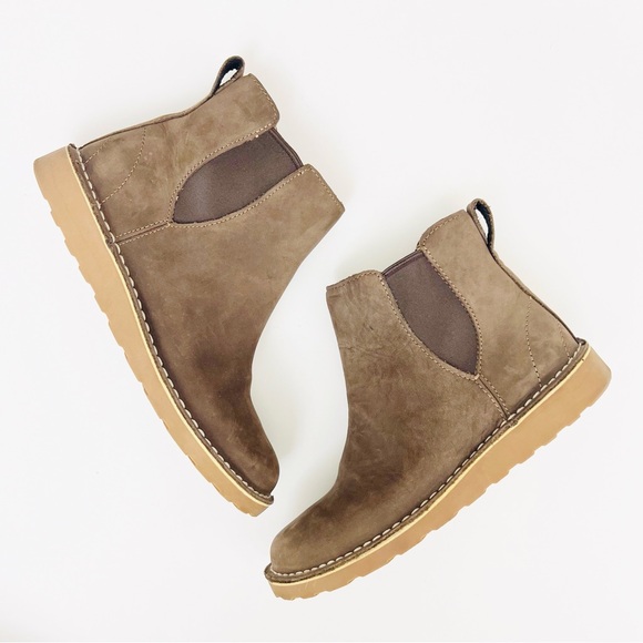 L.L. Bean Shoes - LL Bean Stonington Suede Leather Chelsea Ankle Comfort Boots